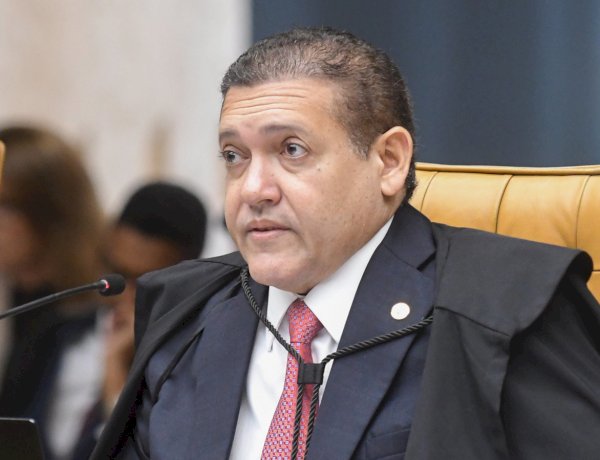 JUSTIÇA Plenário do TSE derruba decisão de Nunes Marques a favor de Flavio contra Lula