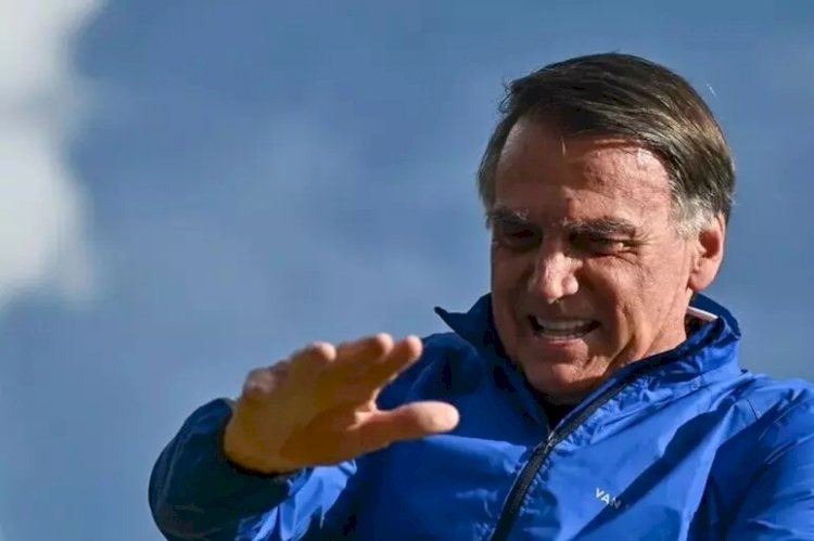 POLÍTICA Caso Master: conversas citam jantar de Vorcaro com Jair e Flávio Bolsonaro, diz revista